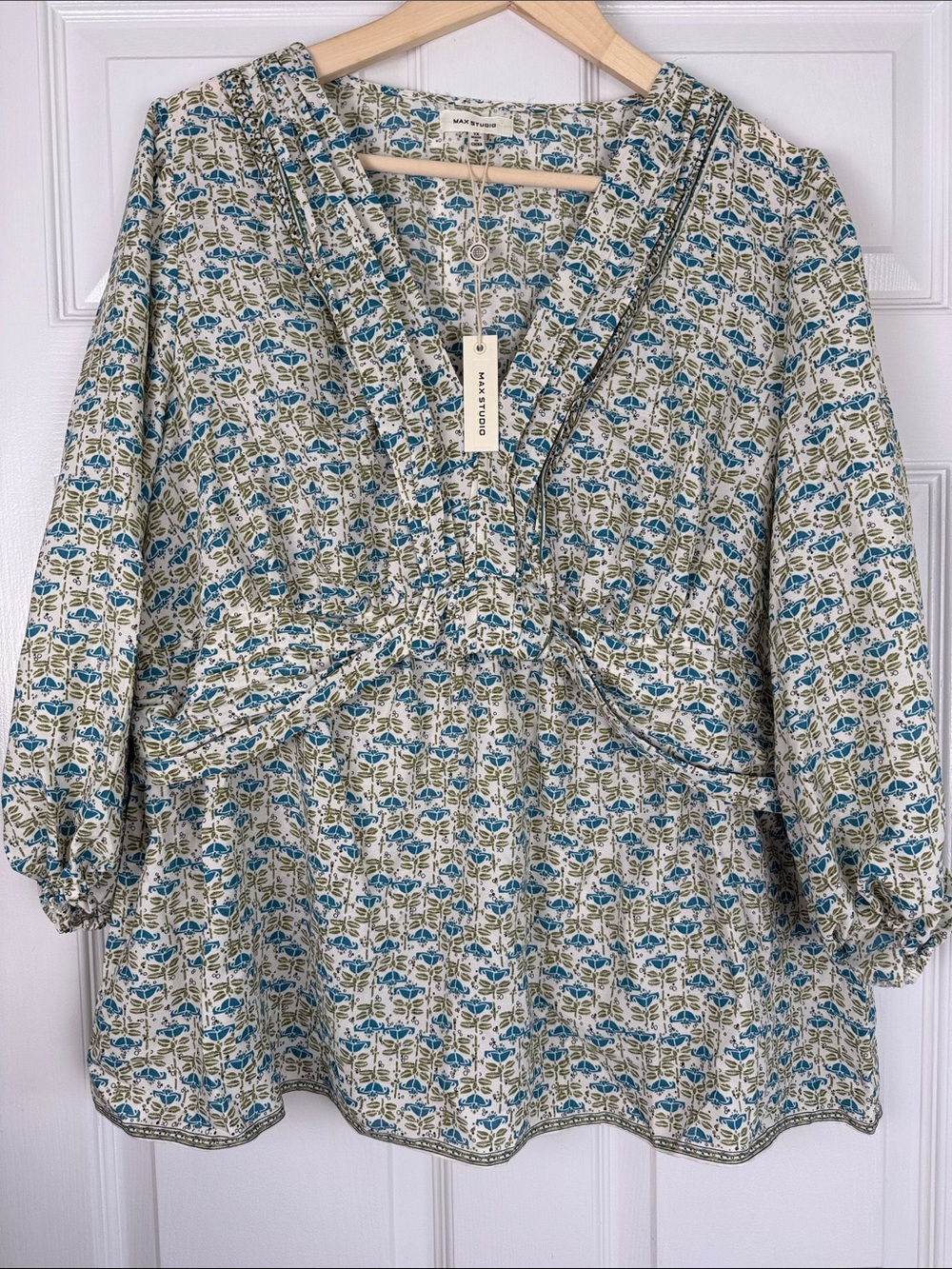 NWT Max Studio Cream and Blue Ditzy Floral V-Neck Cottagecore Peasant Tunic 1X